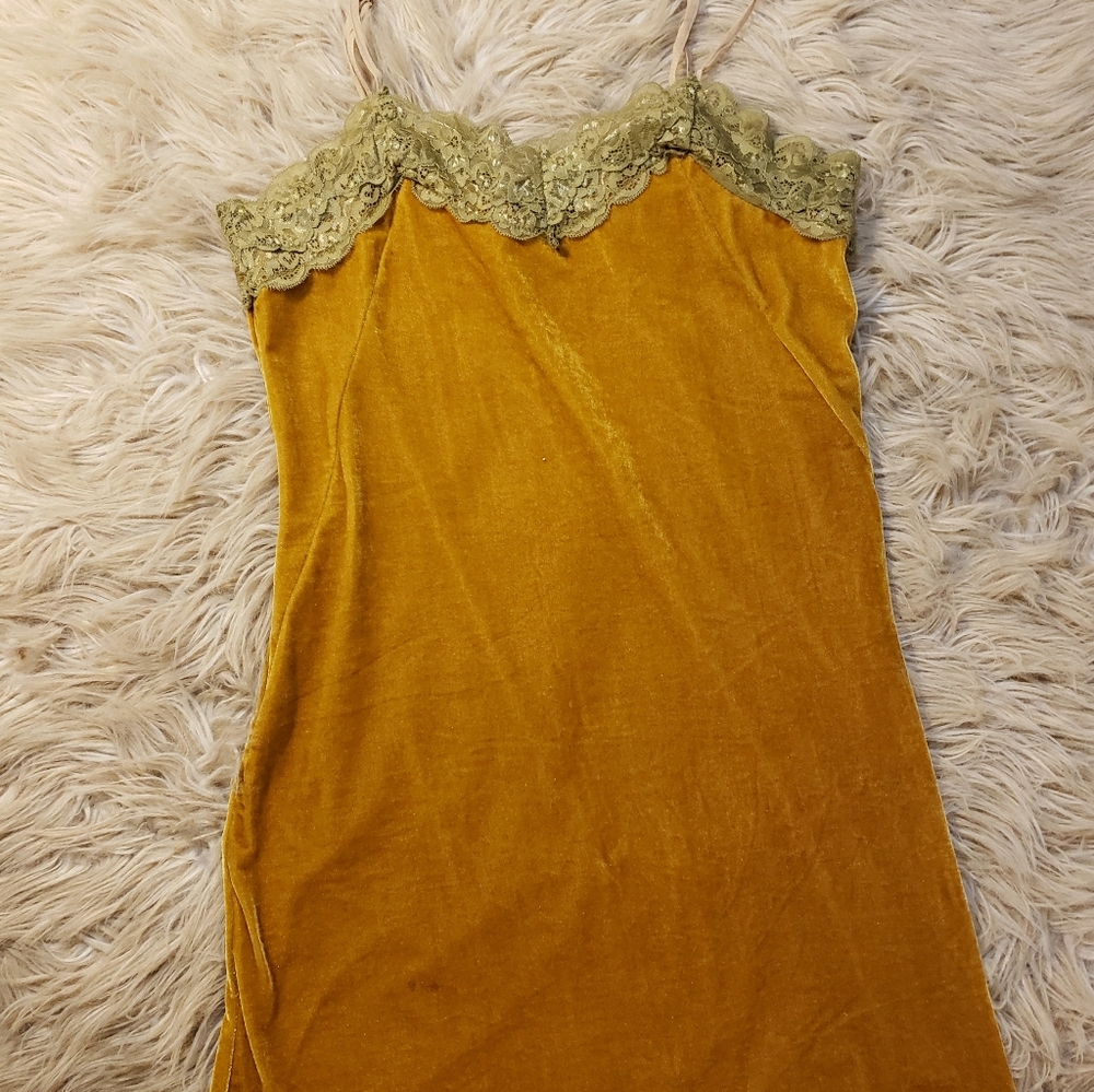 Lace Trim Velvet Midi Dress